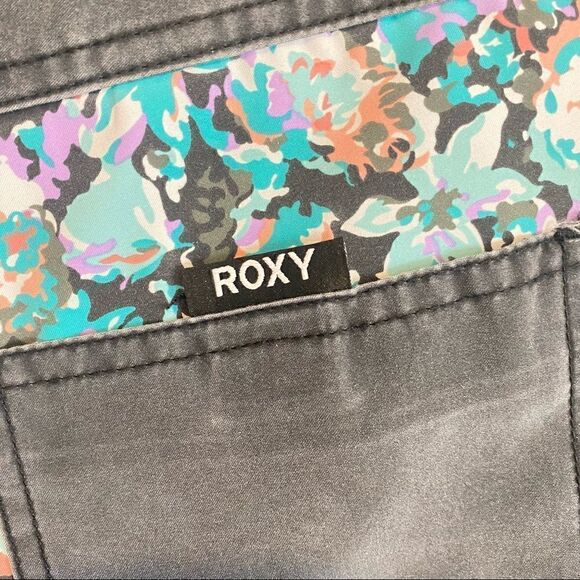 Roxy Floral Print Summer Beach Shorts - Picture 3 of 10